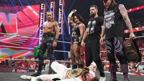 WWE Raw Results 7/24 .